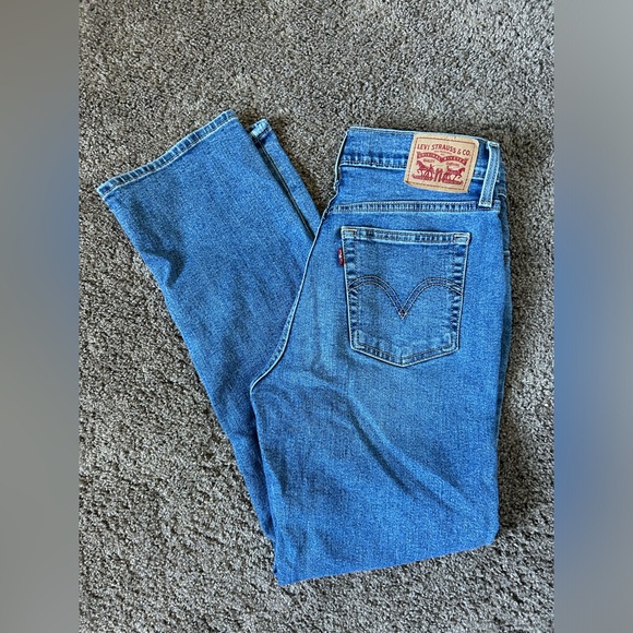 Levi’s Wedgie Jeans - Picture 3 of 7